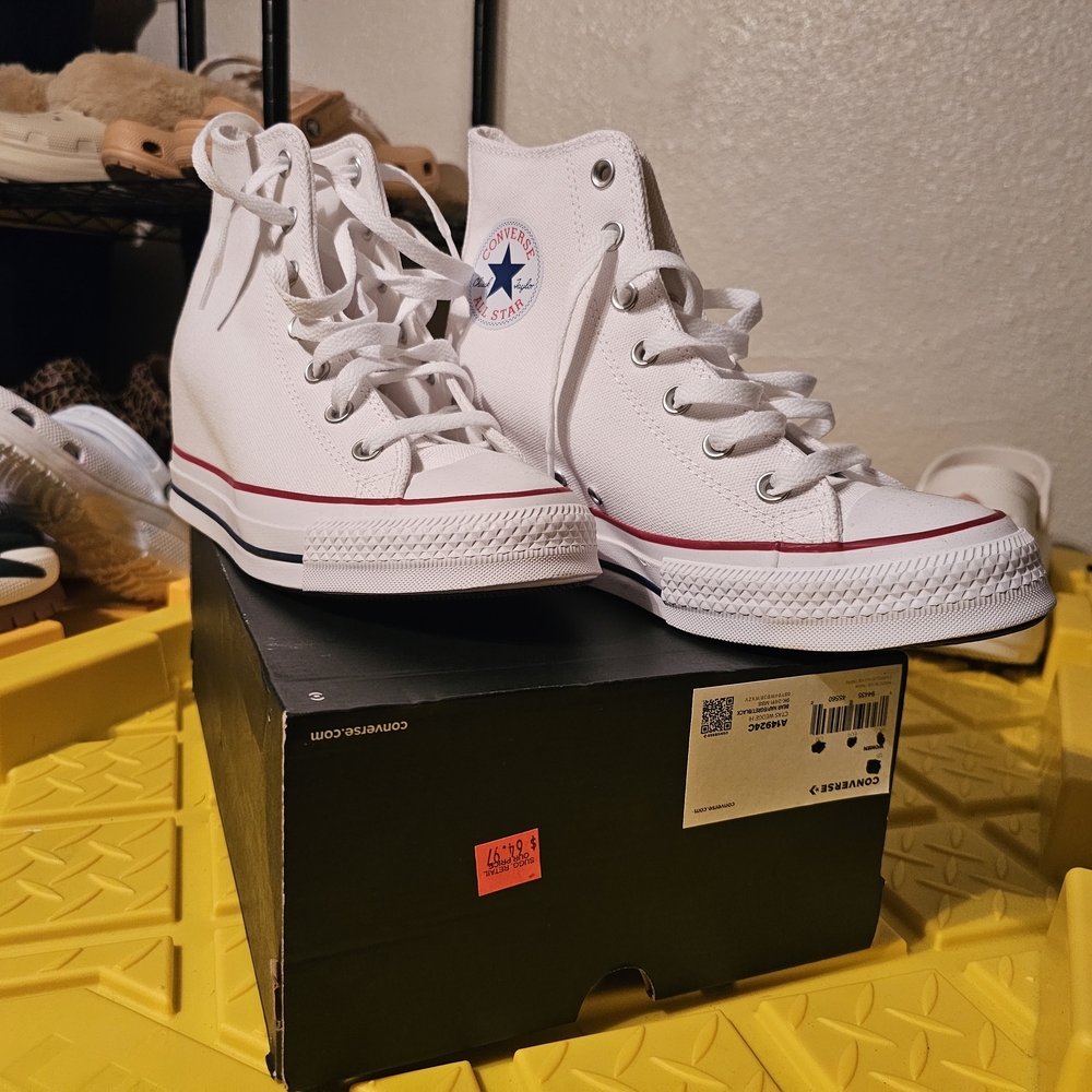🚀 ELEVATE Your Style! White Converse Chuck Taylor All Star Wedge Sneaker!🤍 - Picture 2 of 9